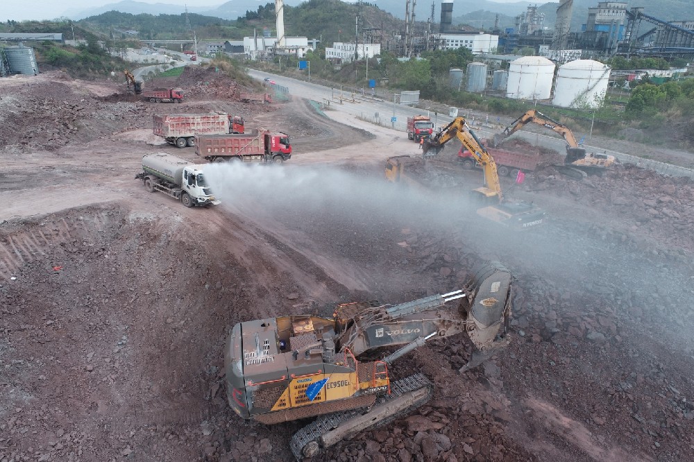 不停工、不斷檔，假期建設(shè)忙！